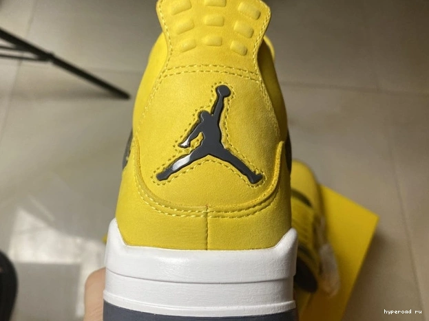 Lightning 4 Air CT8527-700 Retro Jordan 0704